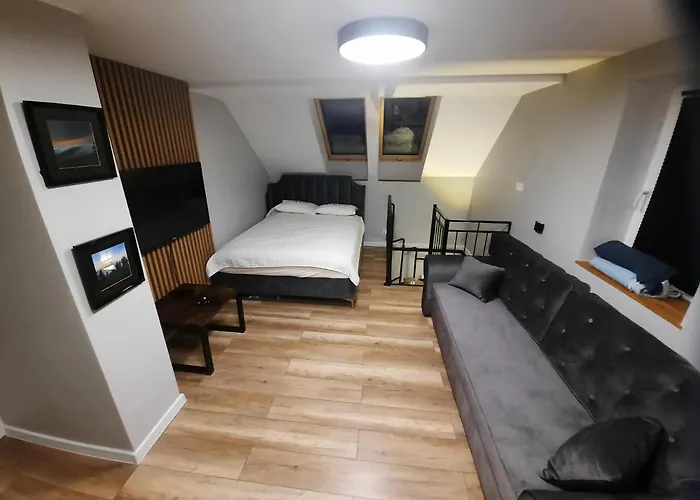 Mieszkanie 2 Pokojowe - 5km Od Sun Swieradow Zdroj شقة بوبيدنا